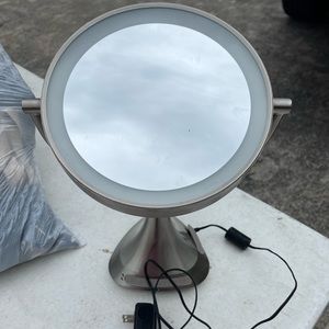 iHome Bluetooth Double-sided Makeup Mirror